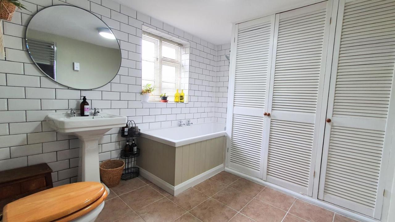Glenfield Cottage - Secluded Luxury Deep In The Oxfordshire Countryside Wilcote Bagian luar foto